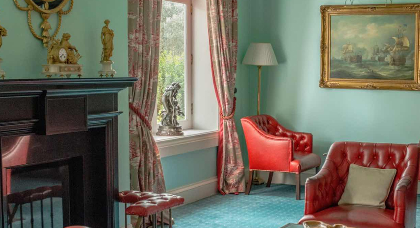 _0021_Vintage Revival_ Incorporate Antique Pieces into Modern Interiors